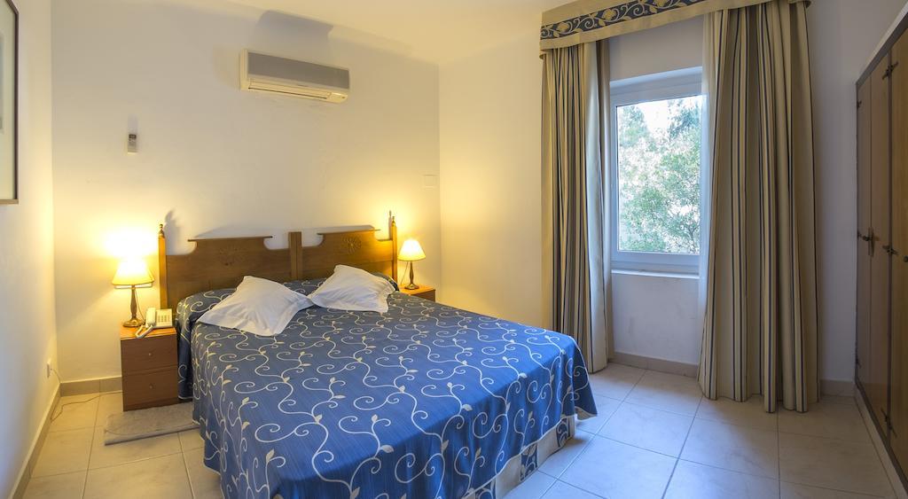 Hotel Rocamar Cadaqués Zimmer foto
