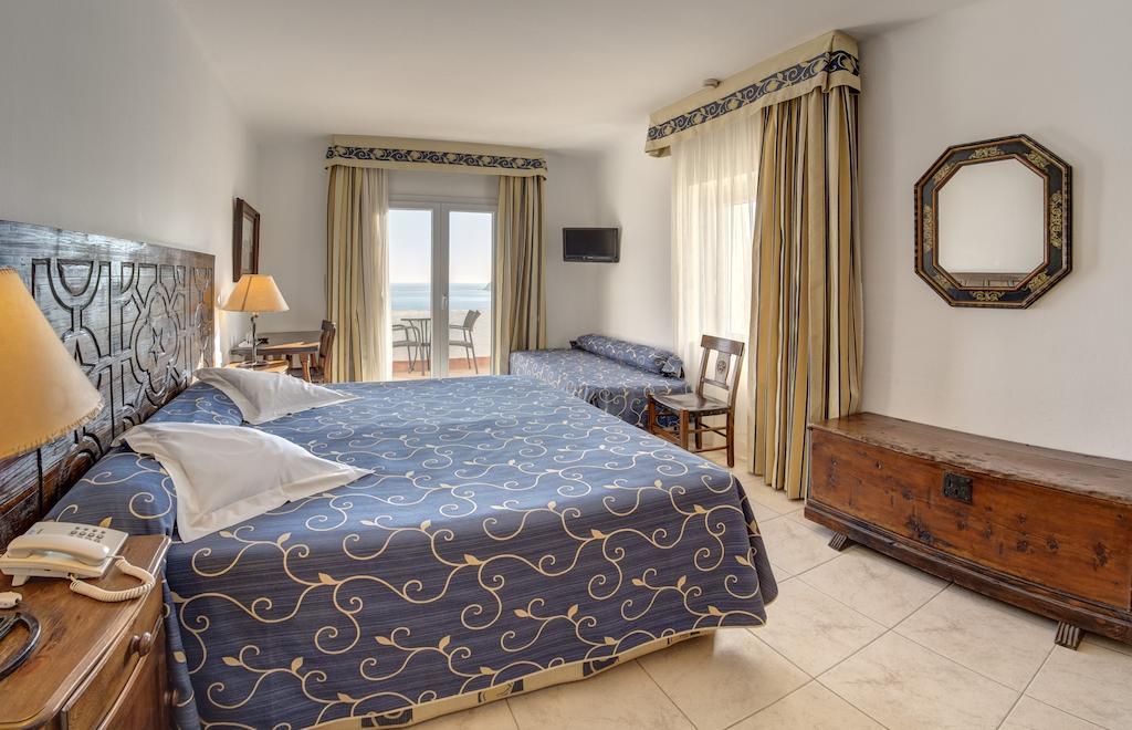 Hotel Rocamar Cadaqués Zimmer foto